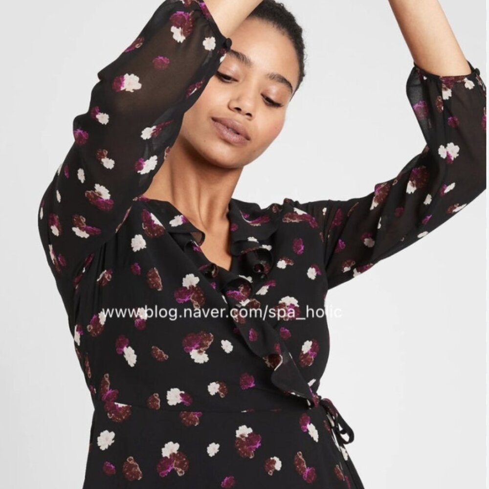 Banana Republic Ruffle Wrap Front Tie Floral Blouse